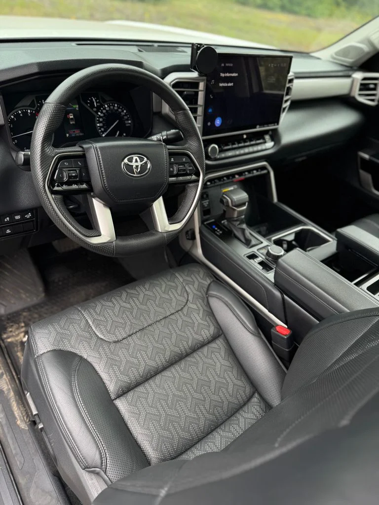 Used 2023 Ice Cap Toyota Limited image 31