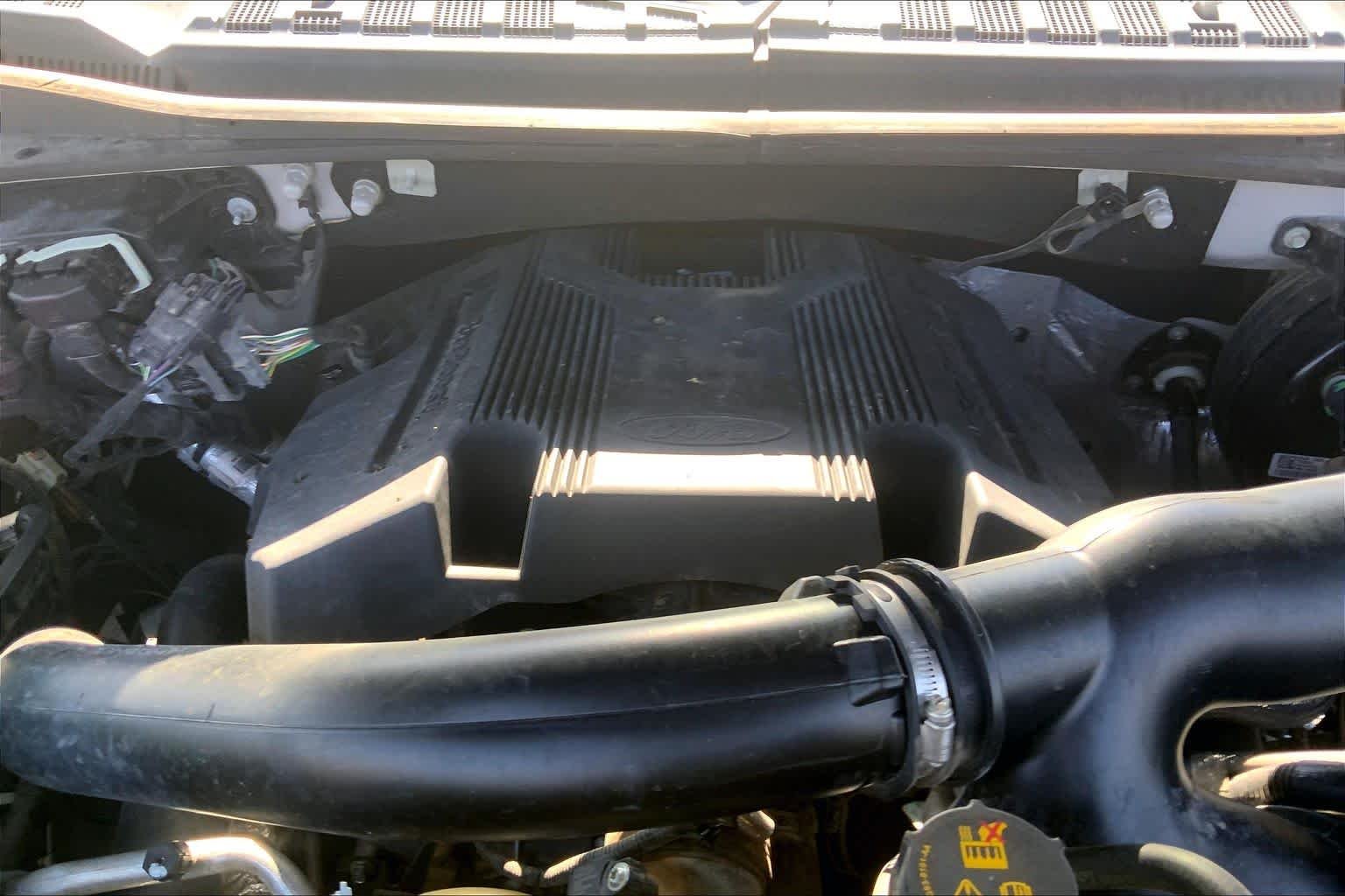 Used 2019 Ingot Silver Ford LARIAT image 31