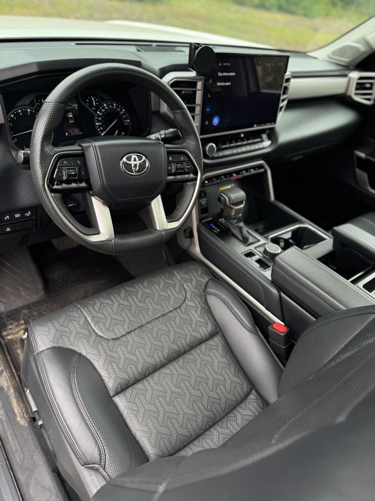 Used 2023 Ice Cap Toyota Limited image 31