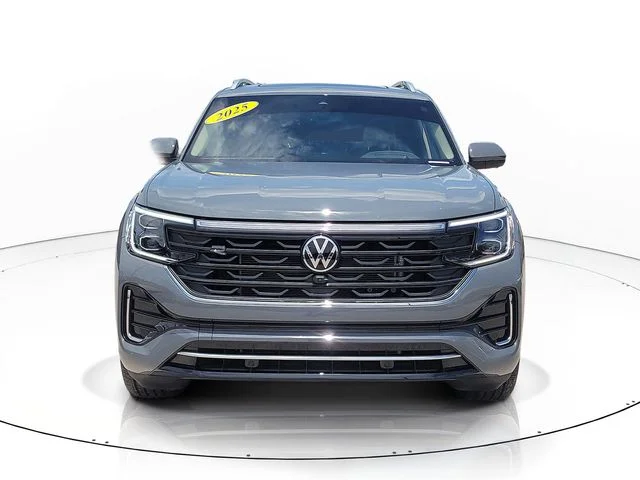 Used 2025 Gray Volkswagen 2.0T SEL Premium R-Line image 2