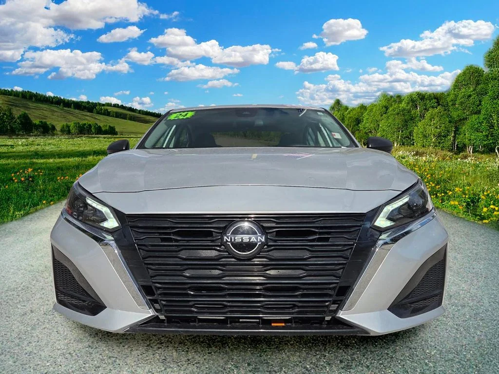 Used 2024 Silver Nissan 2.5 SV image 8