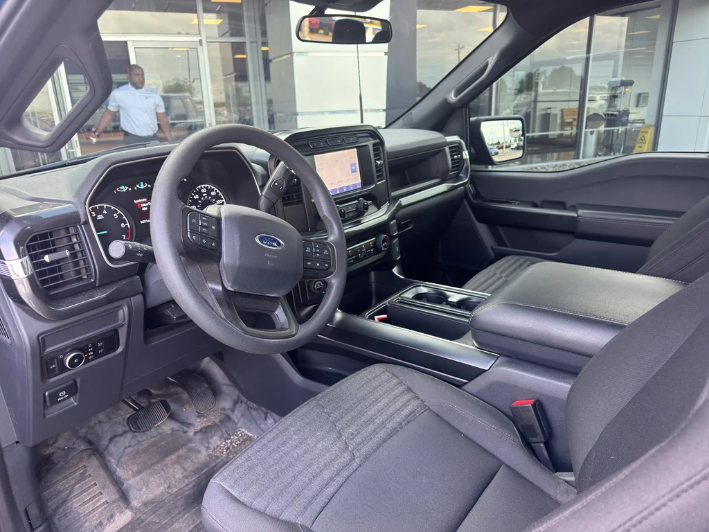 Used 2023 Atlas Blue Metallic Ford XL image 11