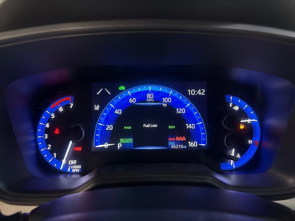 Used 2022  Toyota LE image 20