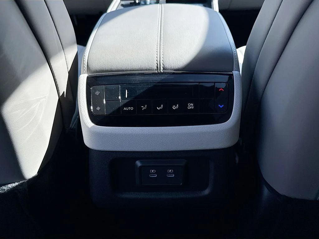 New 2027 RADIANT WHITE INFINITI Luxe AWD image 26