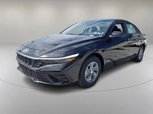 New 2026 Black Hyundai SE image 2