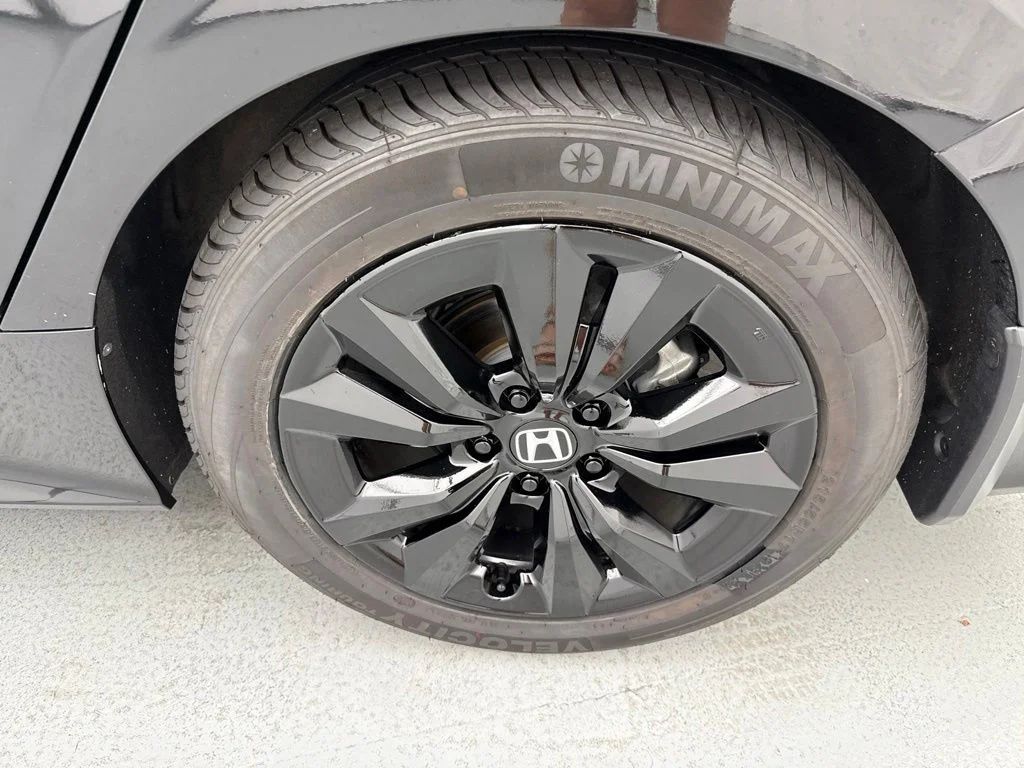 Used 2024  Honda EX image 13