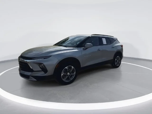 Used 2023 Gray Chevrolet LT image 5