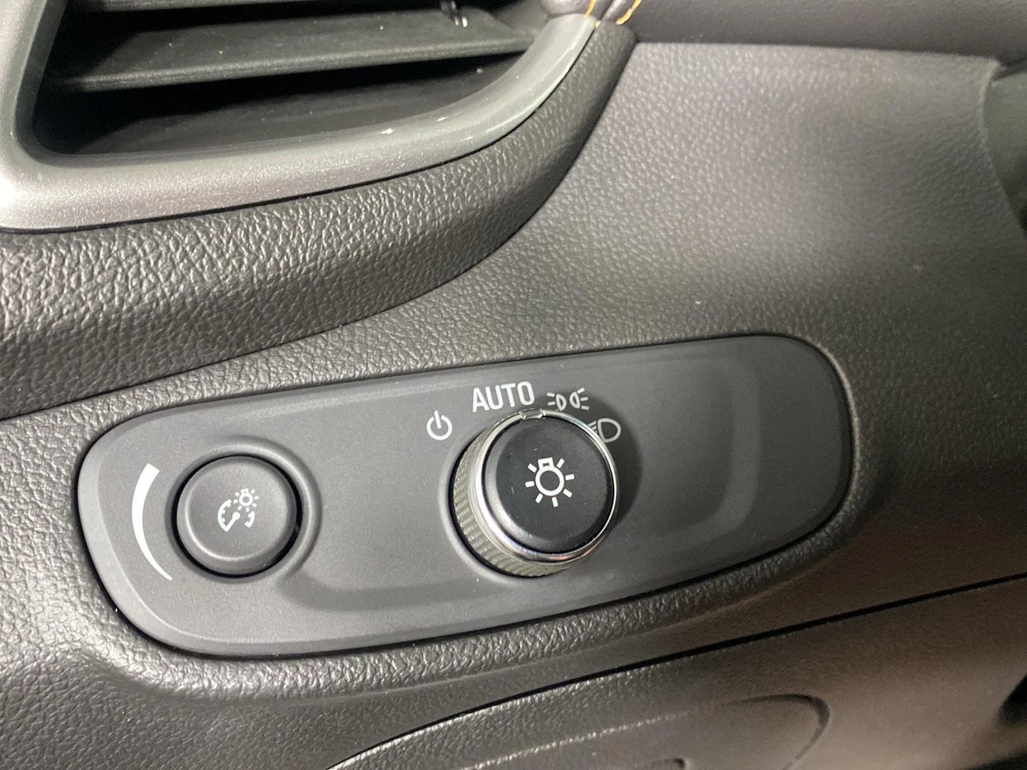 Used 2020 Mosaic Black Metallic Chevrolet LT image 26
