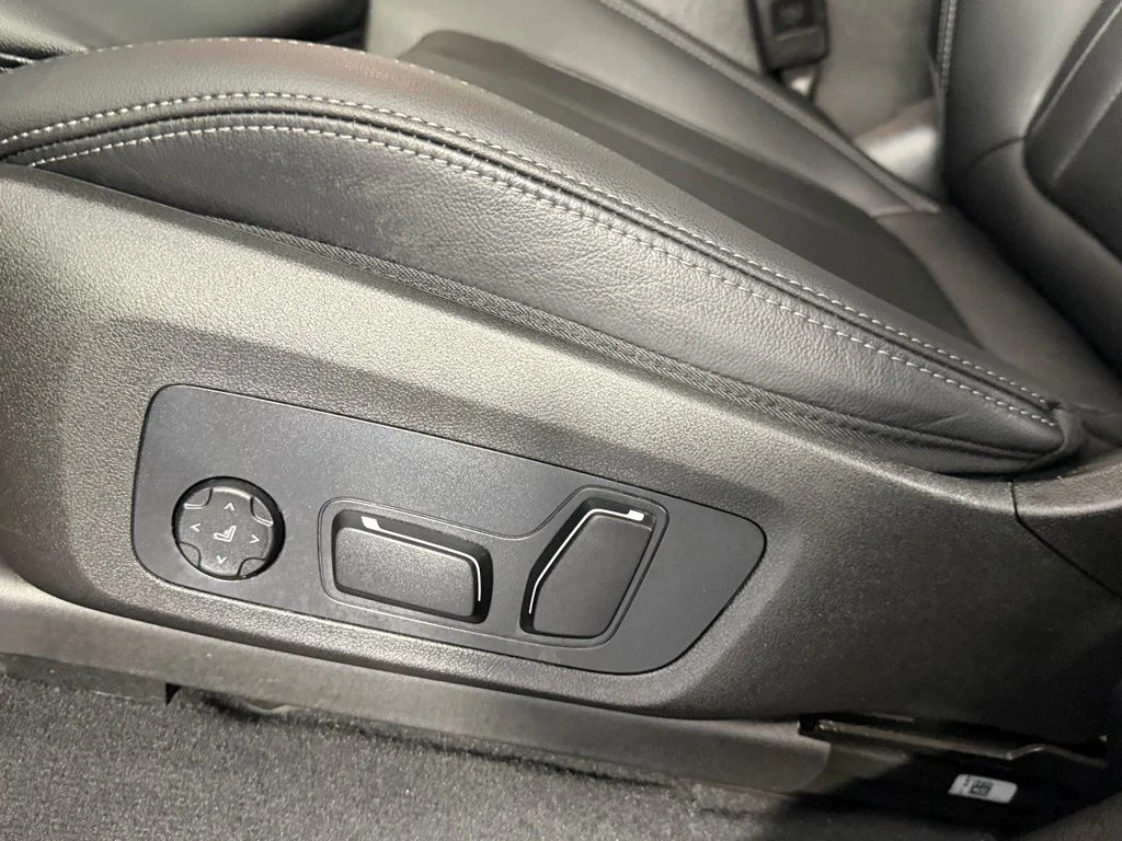 Certified Used 2025 Black BMW xDrive30i image 23