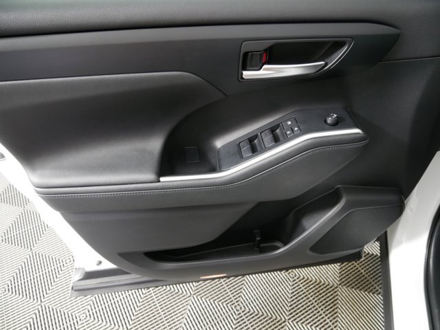 Used 2023 Wind Chill Pearl Toyota XLE image 8