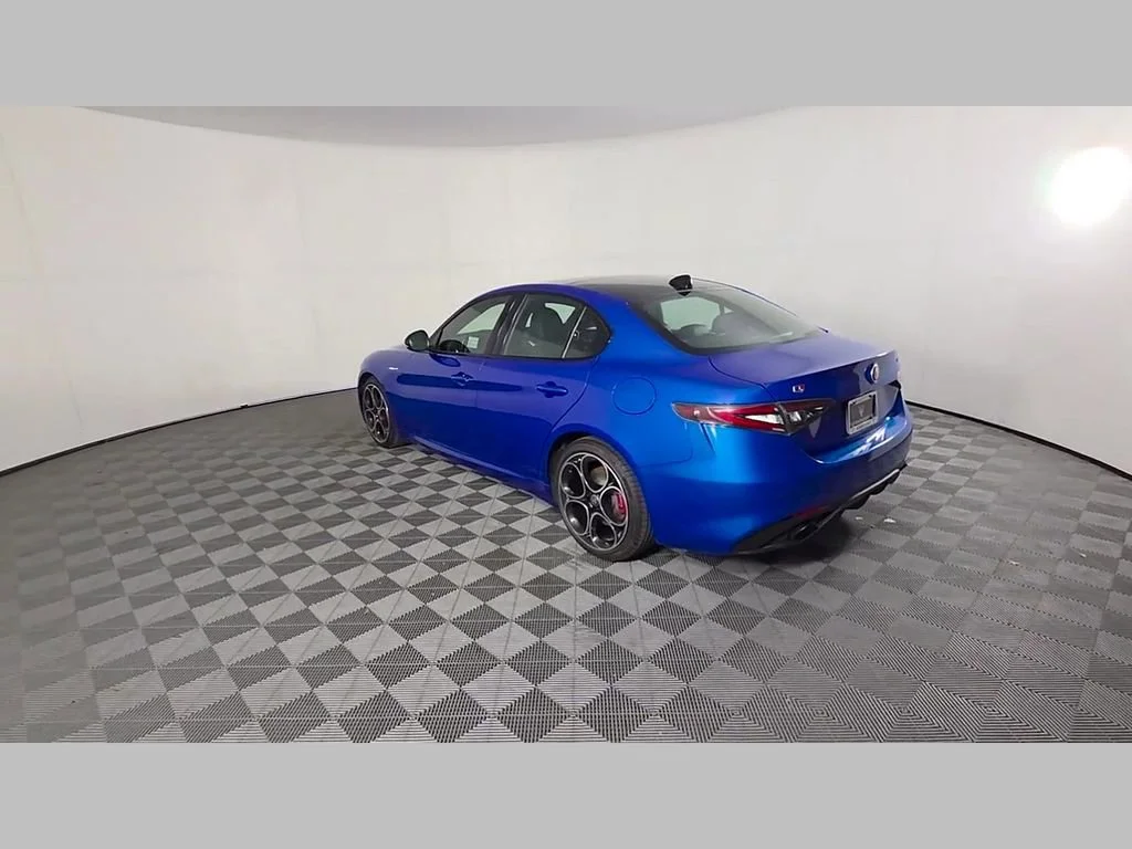 2025 Alfa Romeo Giulia Base - Photo 35
