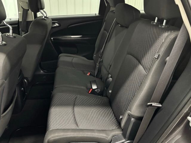 Used 2018 Gray Dodge SE image 9