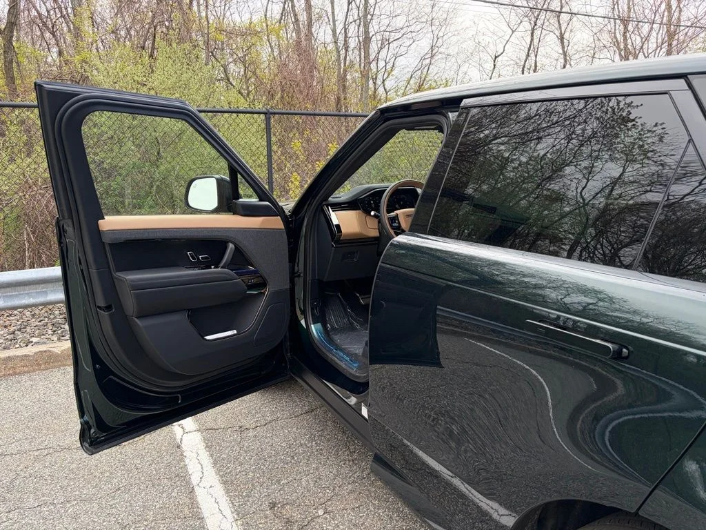 New 2026 Green Land Rover Dynamic SE image 10