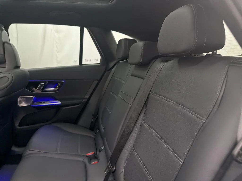 New 2026 Silver Mercedes-Benz GLC 300 image 18
