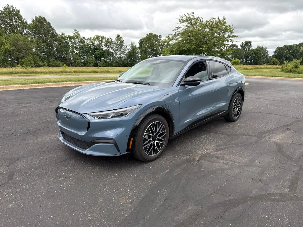 Used 2024 Vapor Blue Metallic Ford Premium image 1