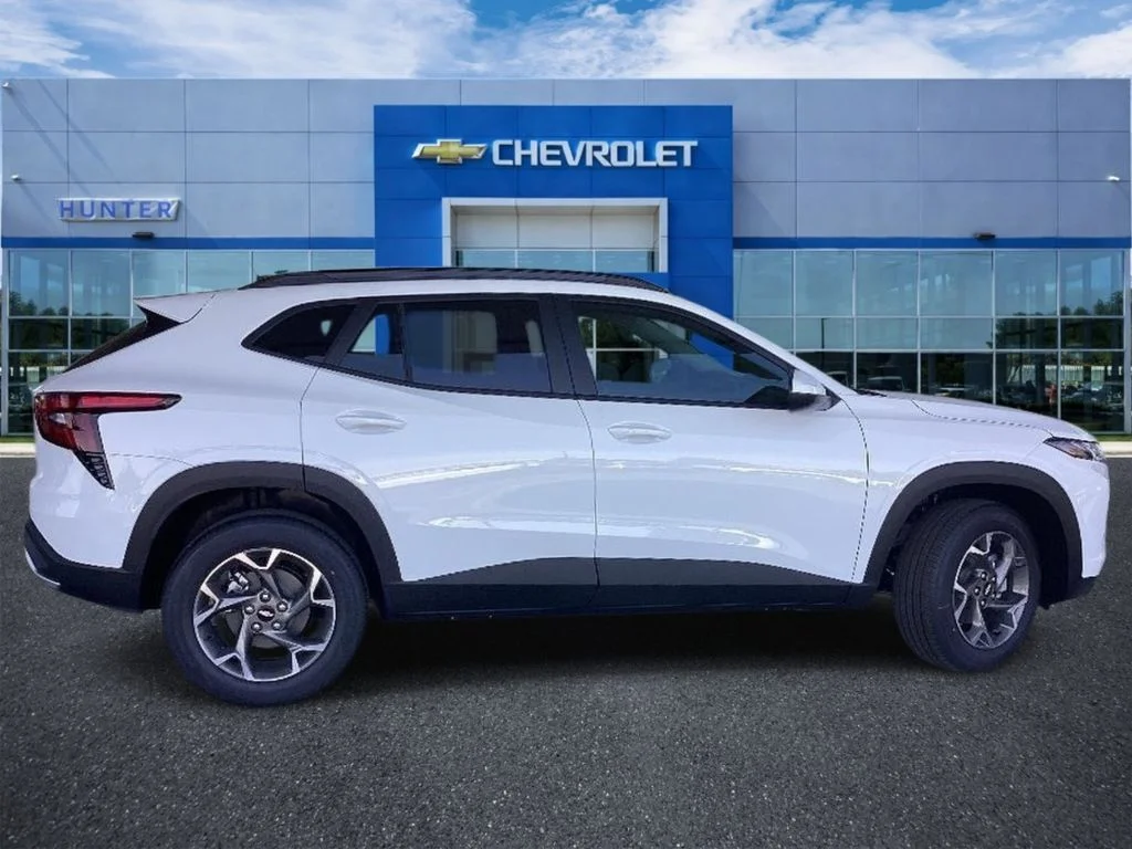 New 2026 Summit White Chevrolet LT image 5