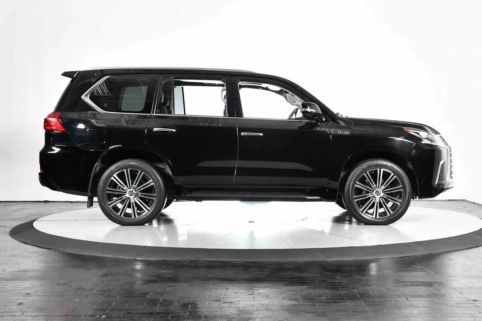Used 2019 Black Onyx Lexus  image 8