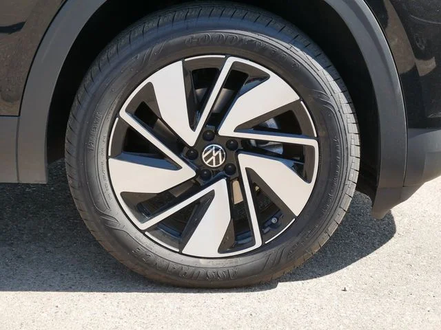 Certified Used 2026 Black Volkswagen 2.0T SE w/Technology image 9