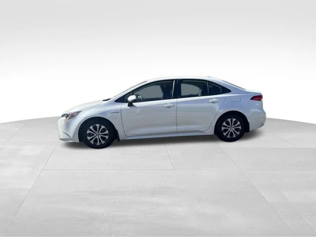Used 2020 White Toyota LE image 2