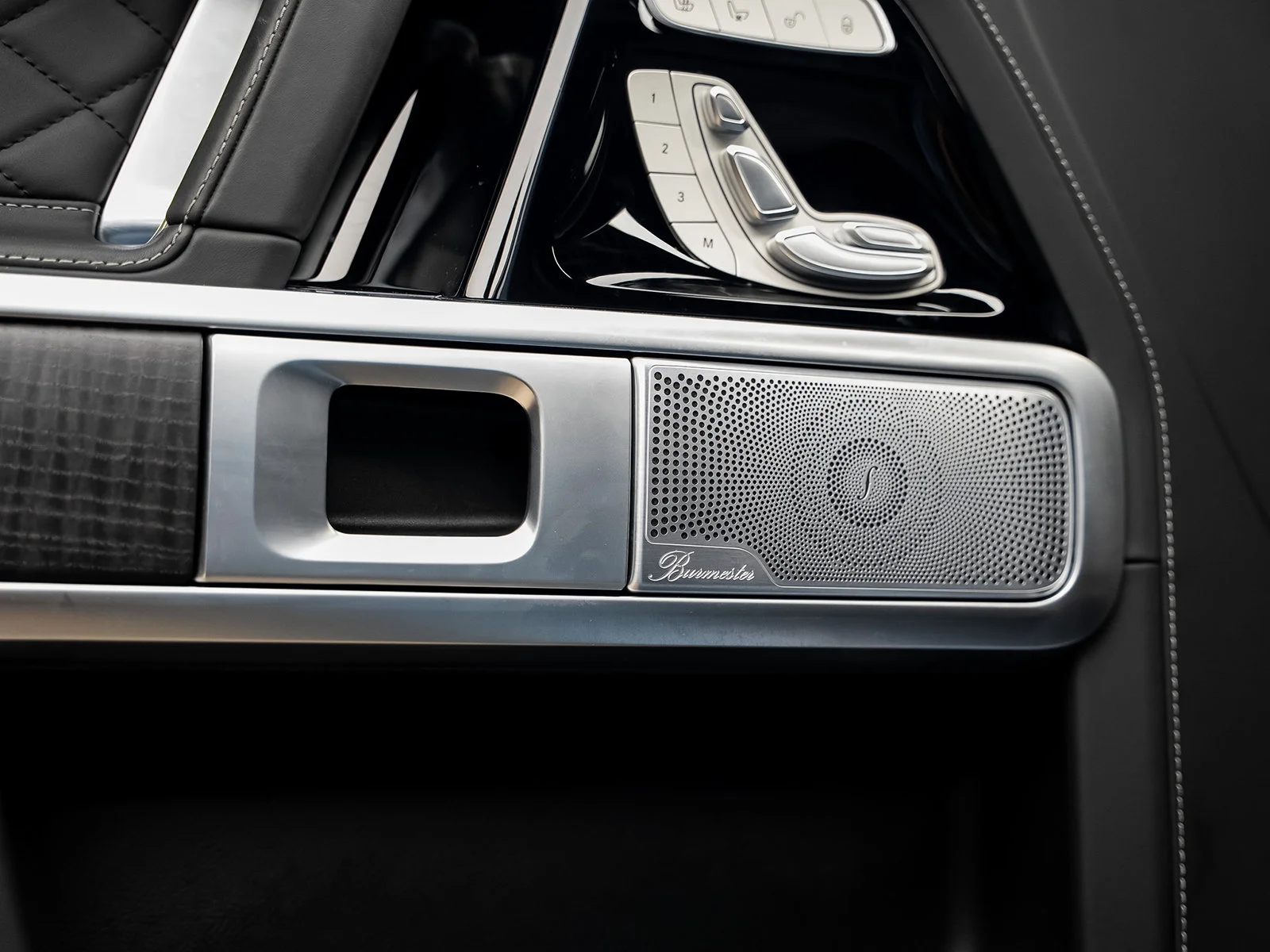 Used 2025  Mercedes-Benz G 580 image 64