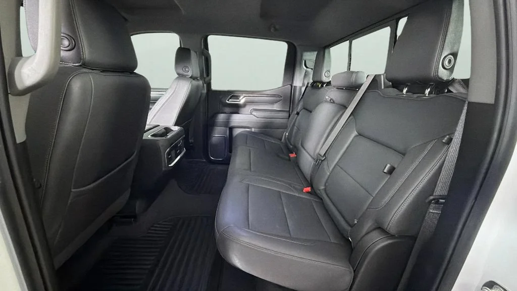 Used 2024 Summit White Chevrolet LTZ image 27