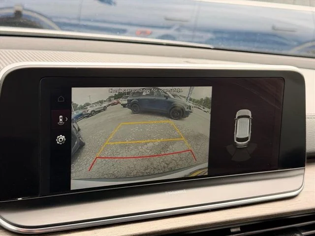 Used 2022 White Kia EX image 28