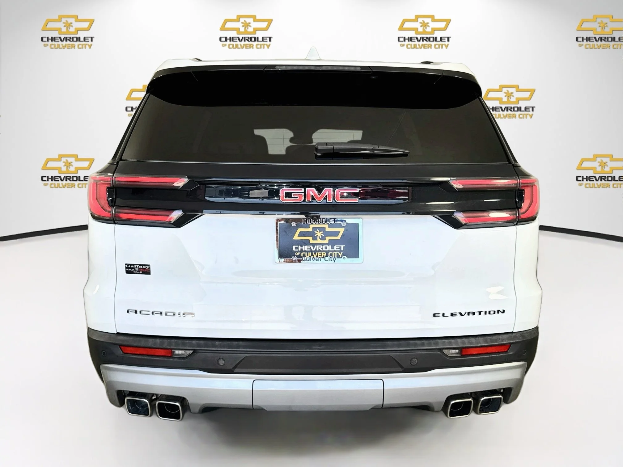 Used 2024 Summit White GMC Elevation image 7