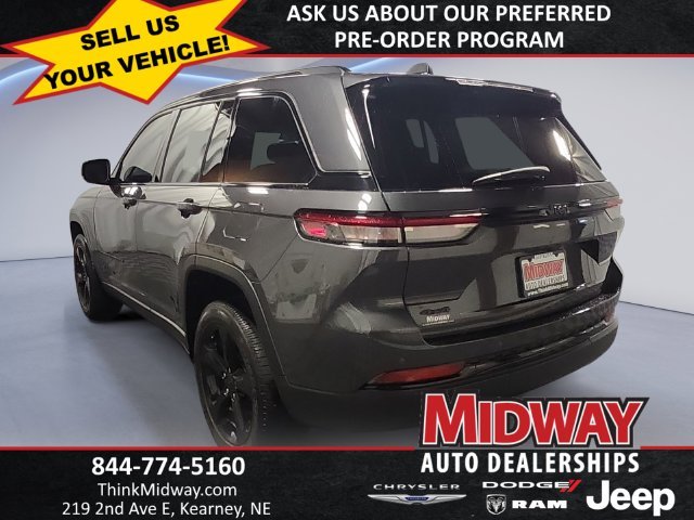 Used 2025 Gray Jeep Altitude X image 3