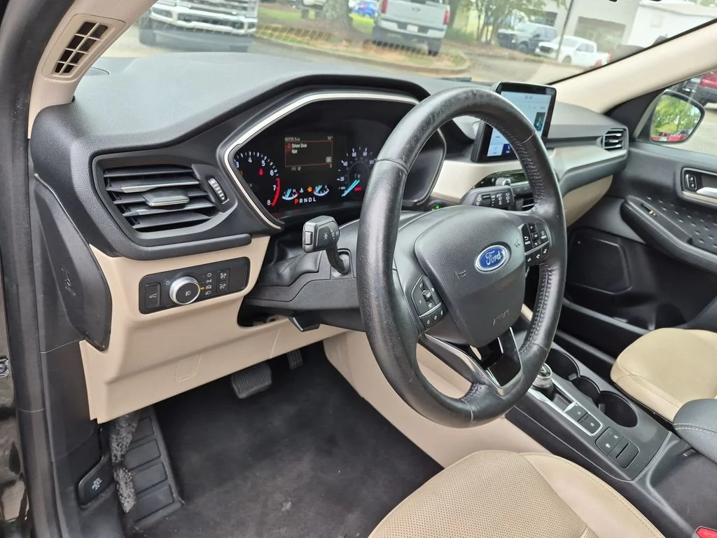 Used 2020 Black Ford SEL image 32