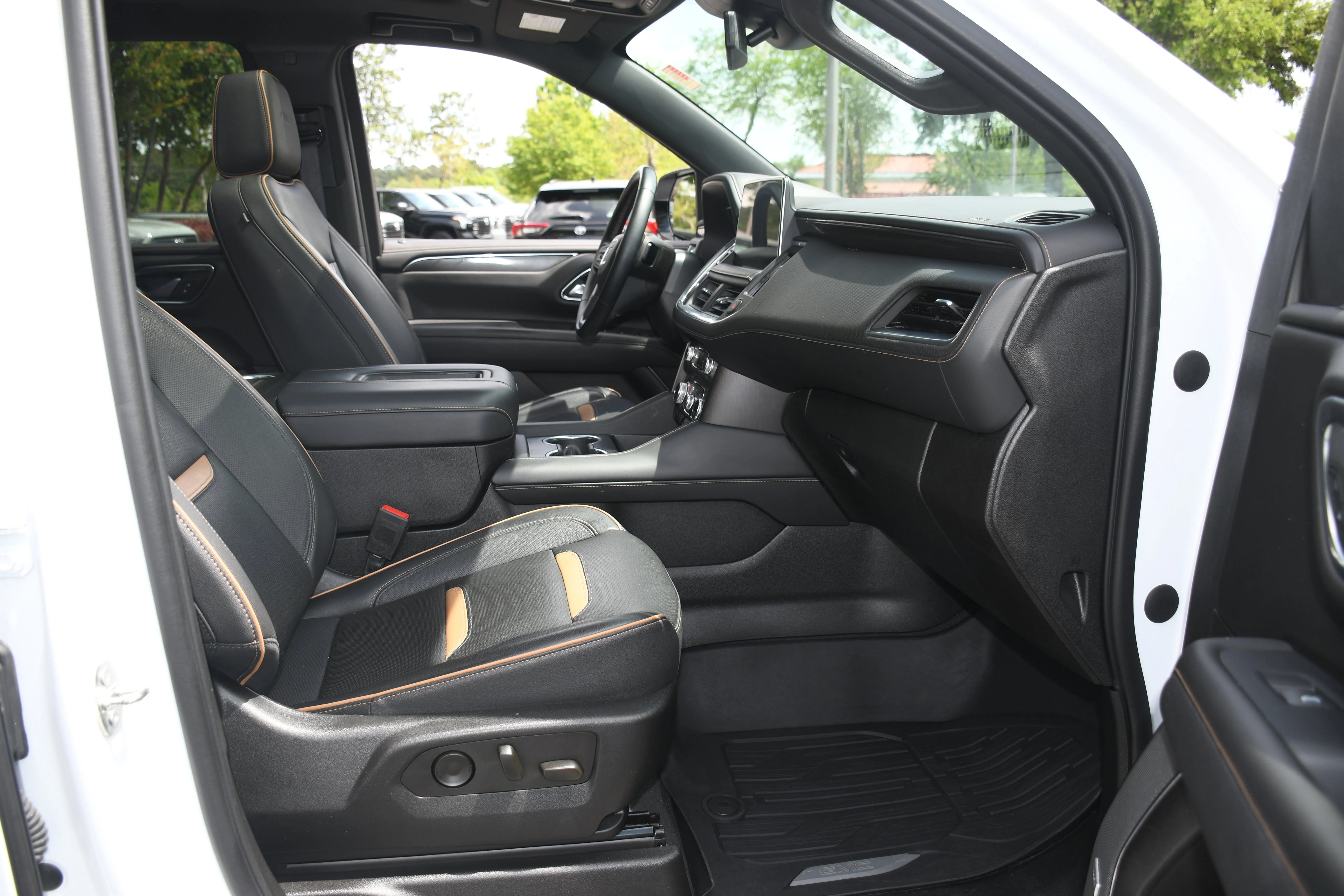 2023 GMC Yukon XL AT4 - Photo 22
