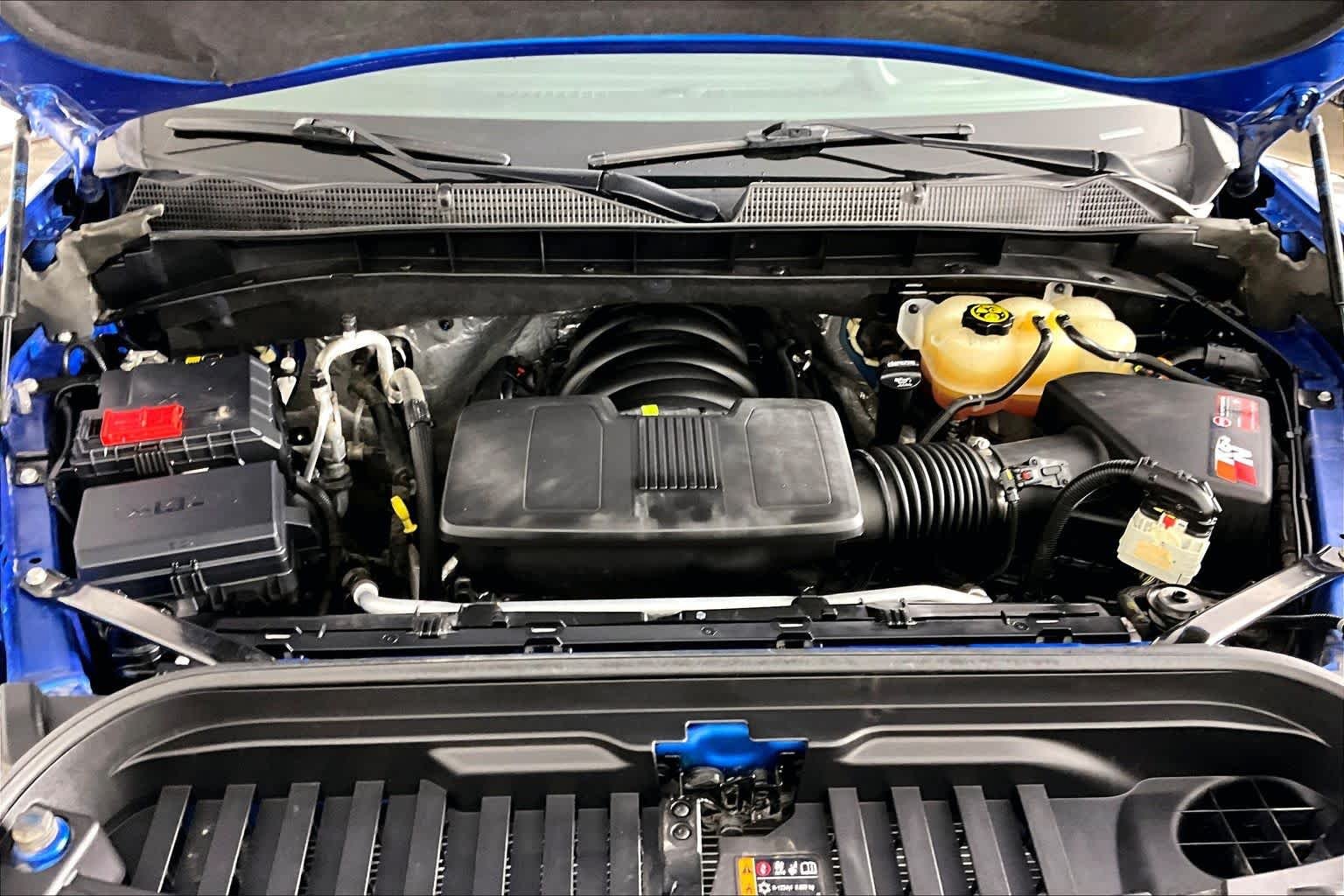 Used 2022 Dynamic Blue Metallic GMC Elevation image 31