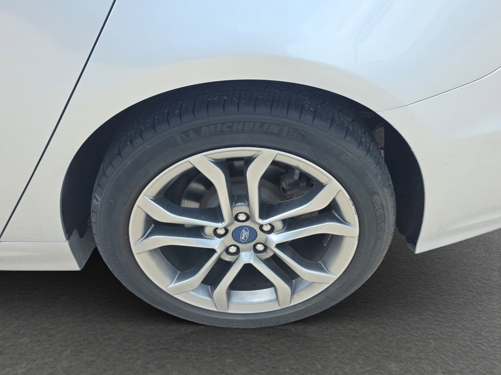 Used 2019 Silver Ford SEL image 5