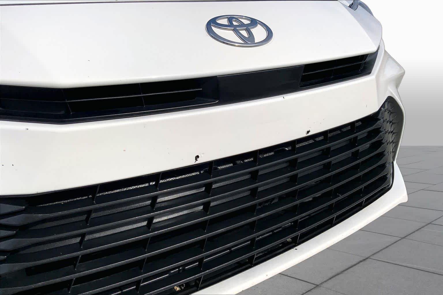 Used 2025 Ice Cap Toyota LE image 29