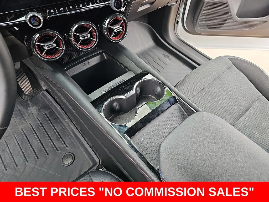 Used 2024 White Chevrolet RS image 25