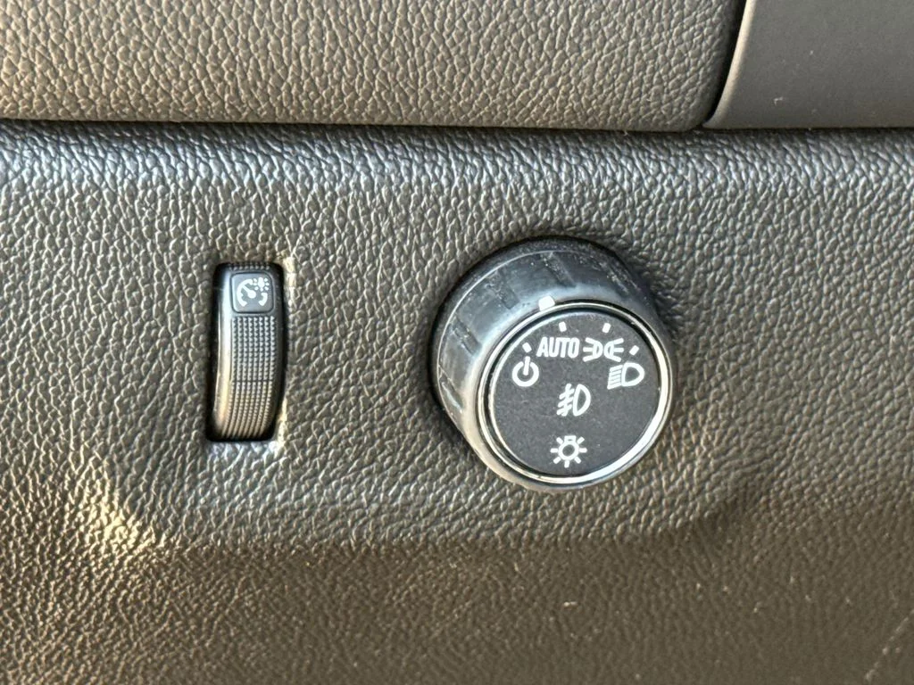 Used 2022 Blue Chevrolet LT image 22
