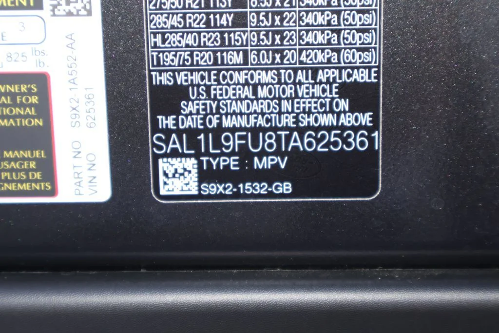 New 2026 Carpathian Grey Land Rover Dynamic SE image 27
