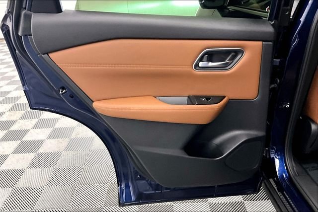 2025 Nissan Rogue Platinum - Photo 32