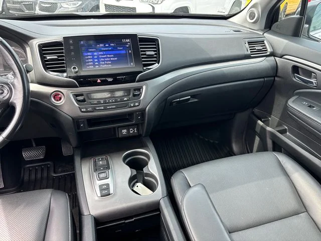 Used 2022 White Honda RTL image 12