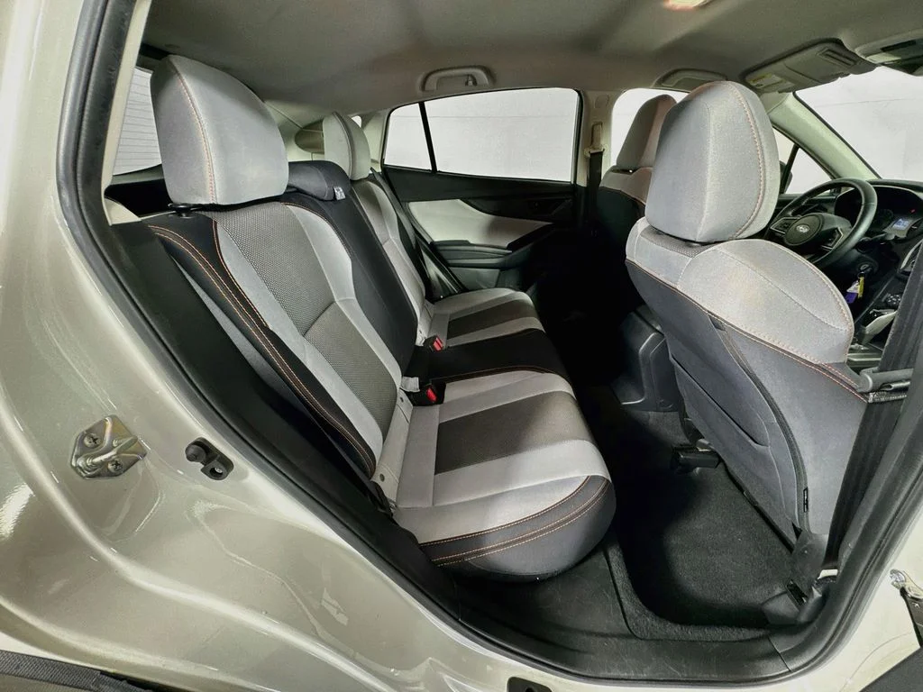 Used 2019 White Subaru 2.0i Premium image 31