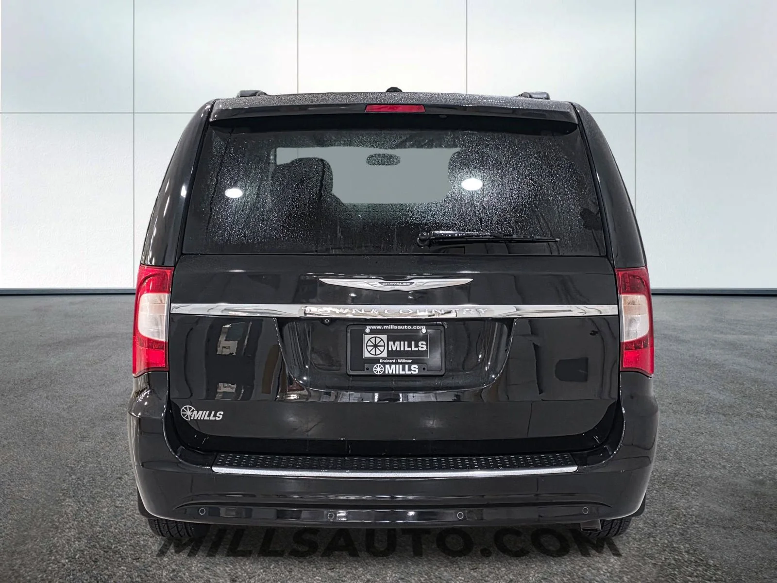 Used 2013 Black Chrysler Touring-L image 6