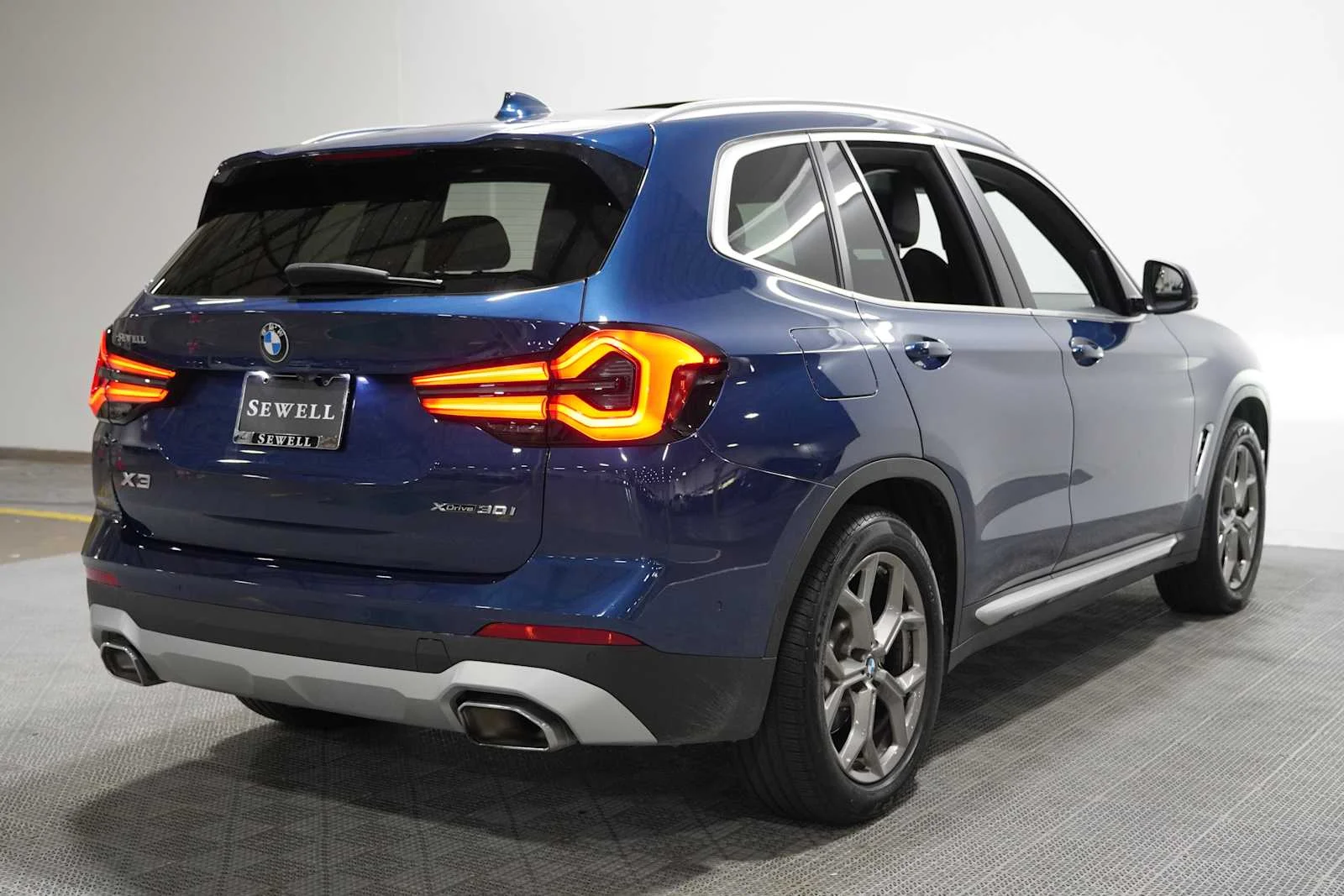 Certified Used 2023 Phytonic Blue Metallic BMW xDrive30i image 4