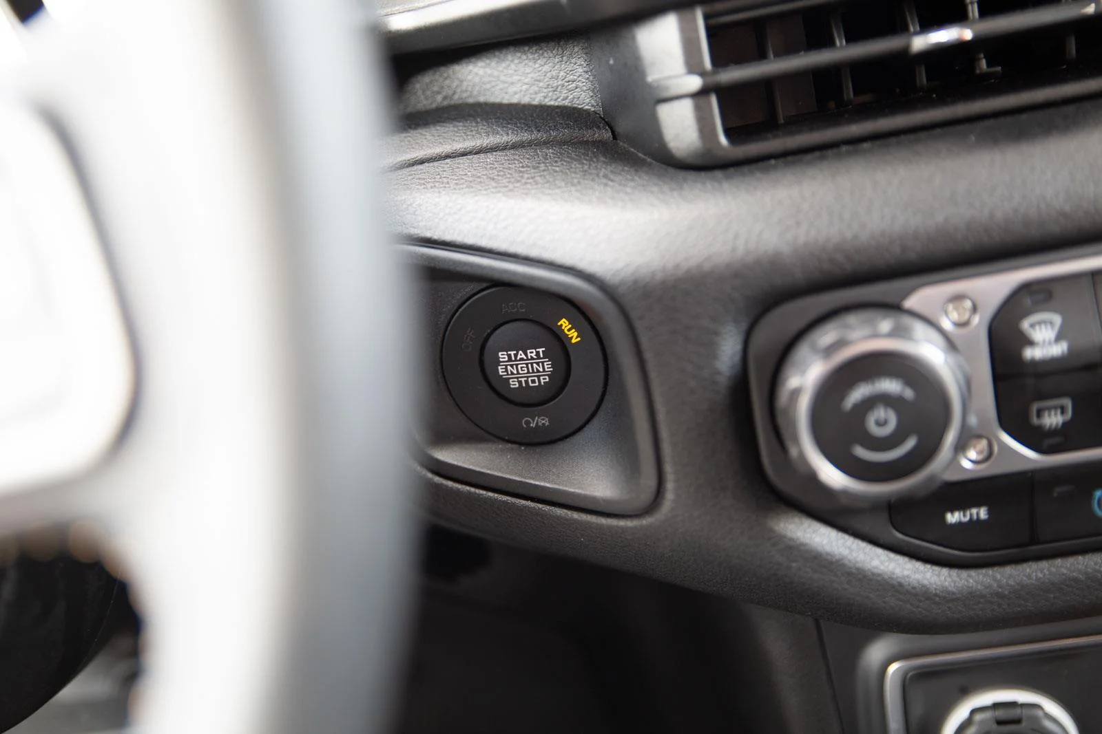 Used 2024 Black Clearcoat Jeep Sport S image 12