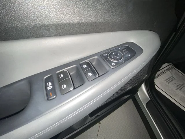 Used 2023 Silver Hyundai SEL image 13
