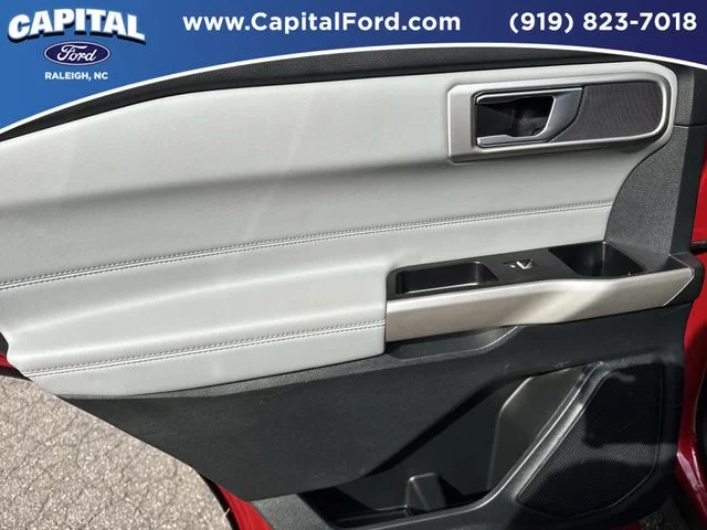 Used 2023 Red Ford XLT image 17