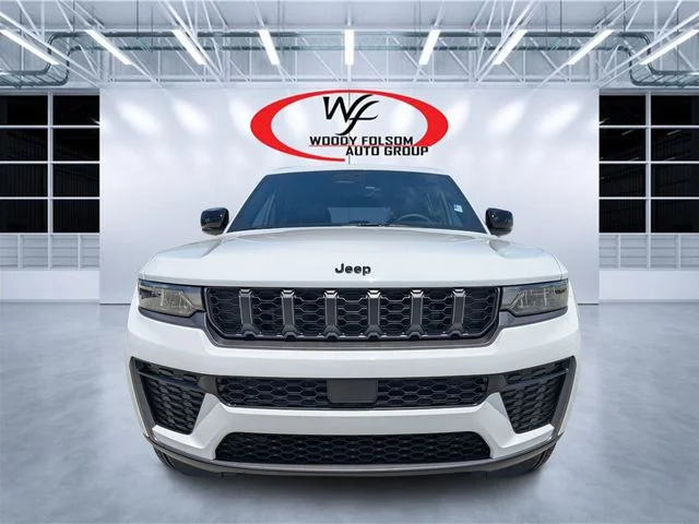 Used 2026 White Jeep Altitude image 8