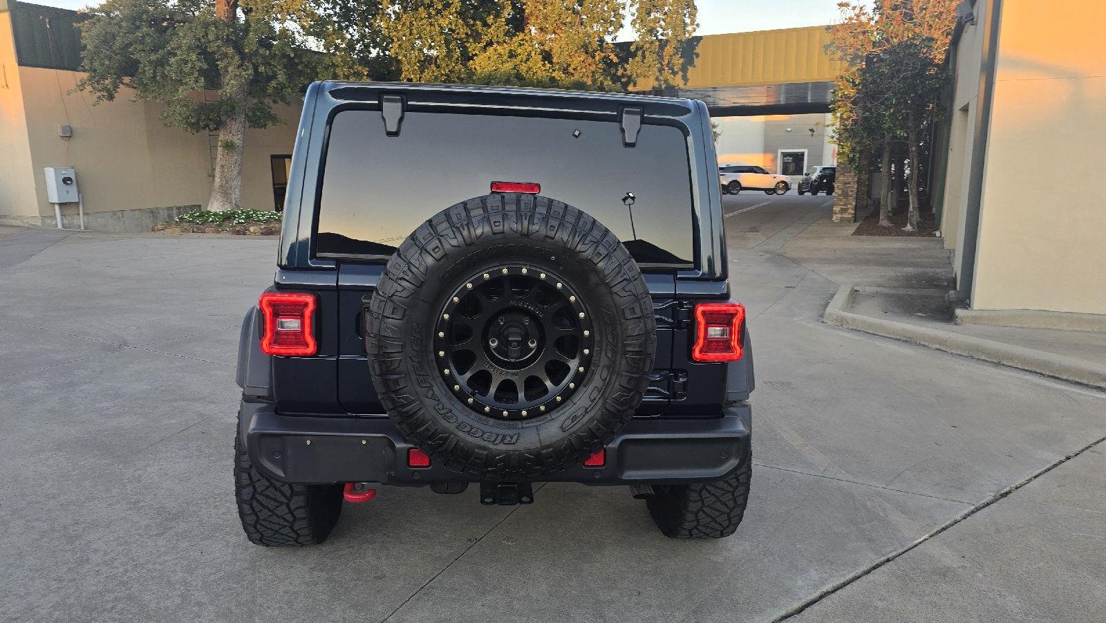 Used 2025 Fathom Blue Pearl Jeep Rubicon image 3