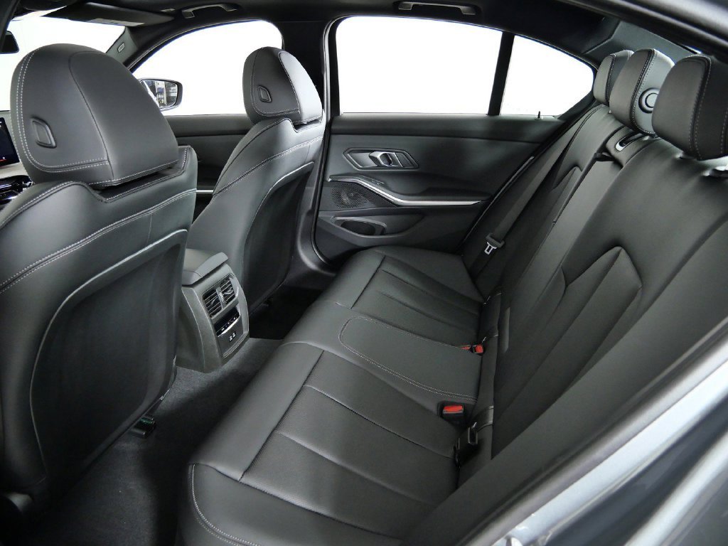 New 2026 Skyscraper Grey Metallic BMW 330i xDrive image 30