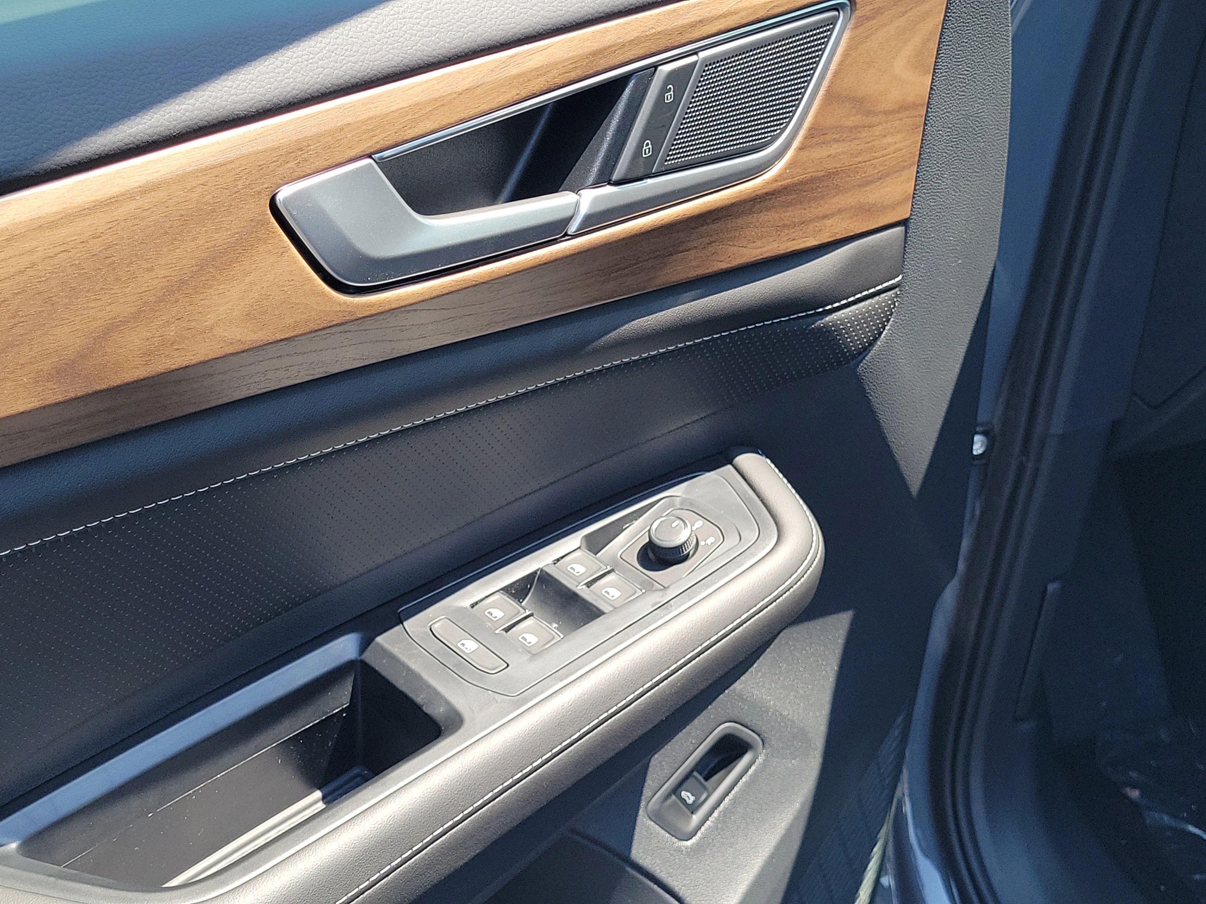 New 2026 Gray Volkswagen SE w/Technology image 18