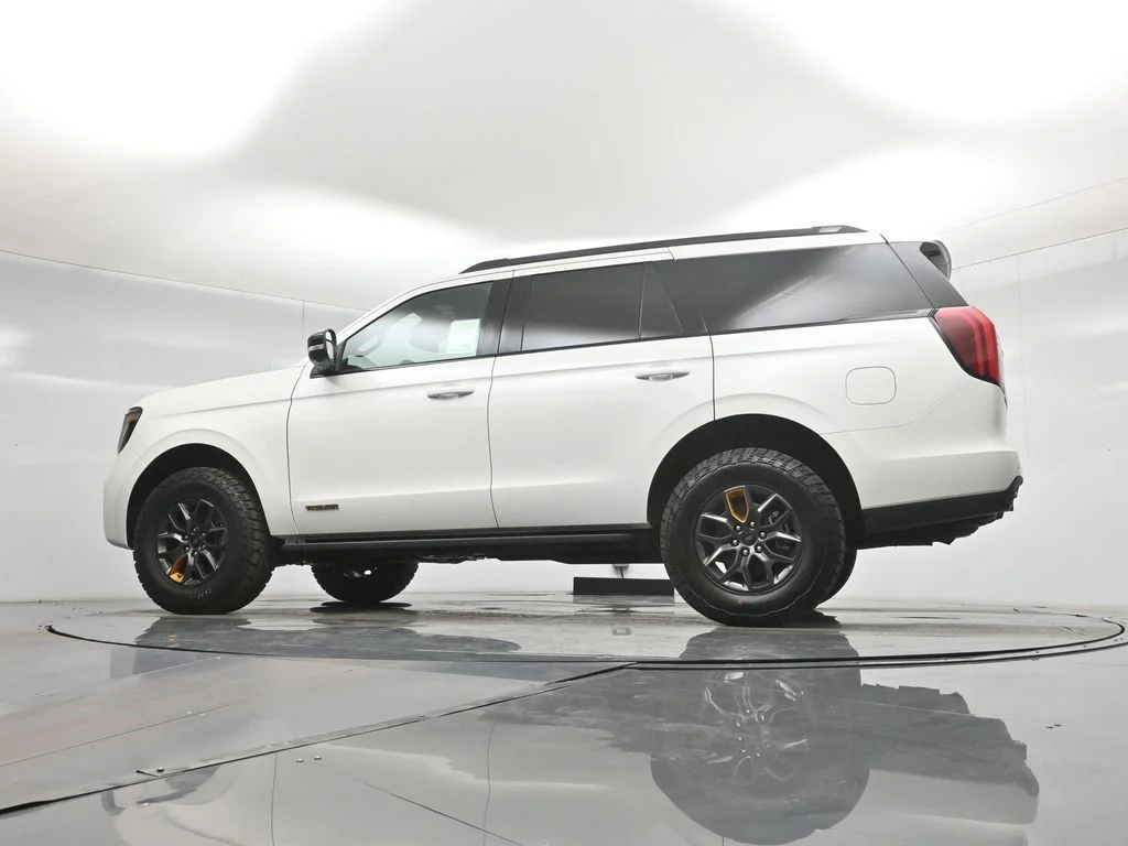 New 2026 Star White Metallic Tri-Coat Ford Tremor image 49