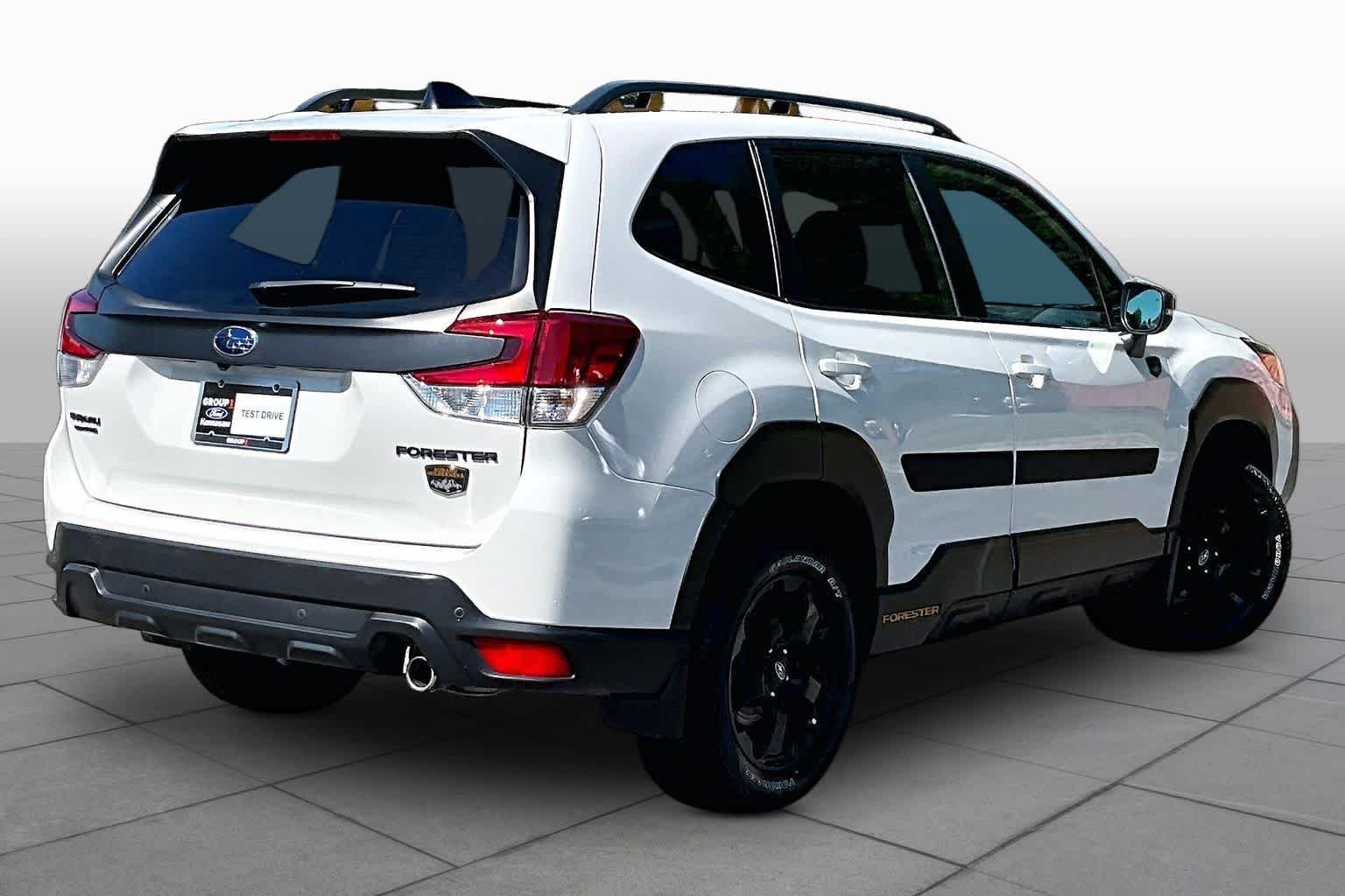 Used 2024 Crystal White Pearl Subaru Wilderness image 13